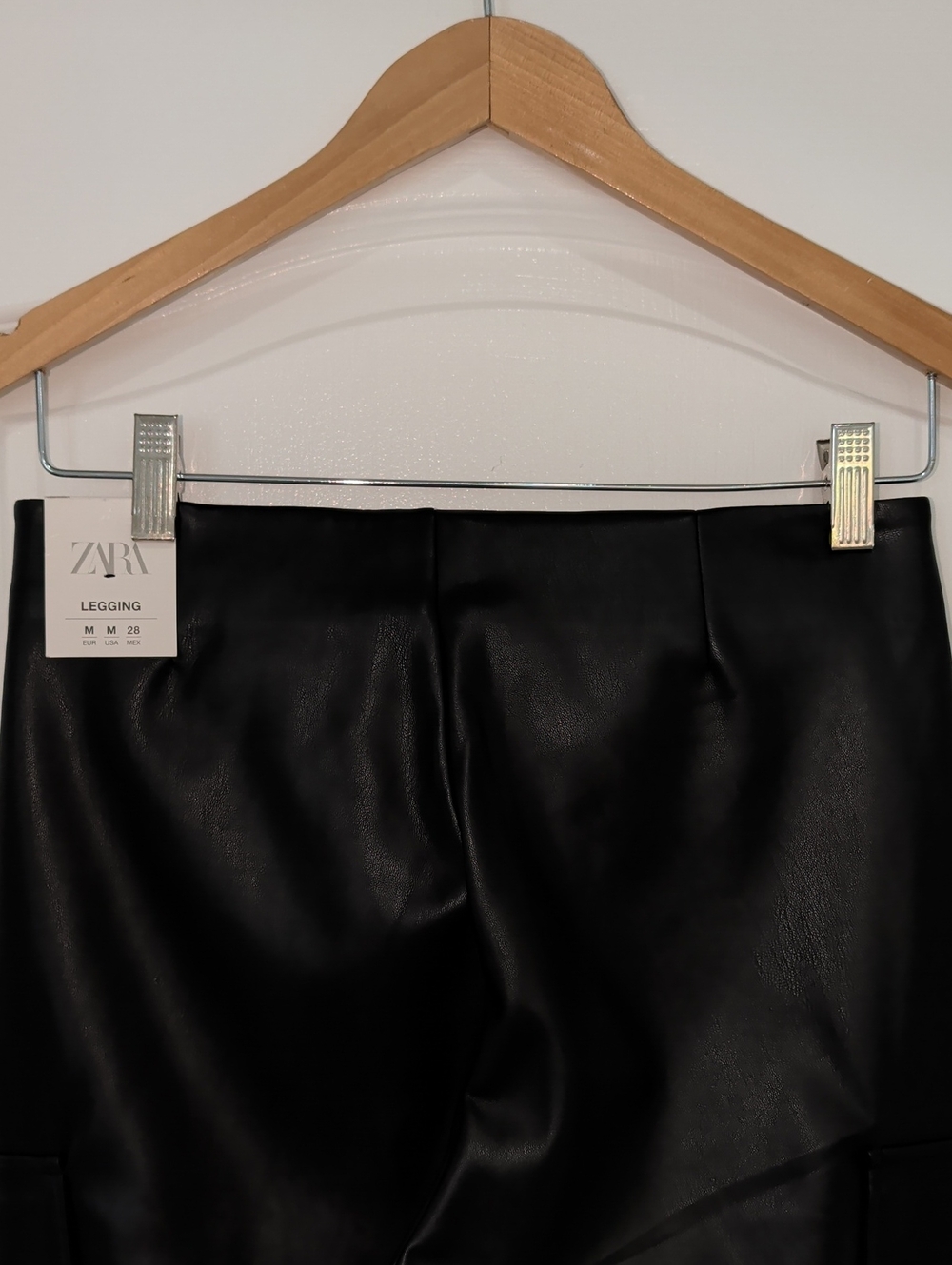 New ZARA Mid Rise Side Zipper Flat Front Black Faux Leather Cargo Leggings M - Picture 11 of 16